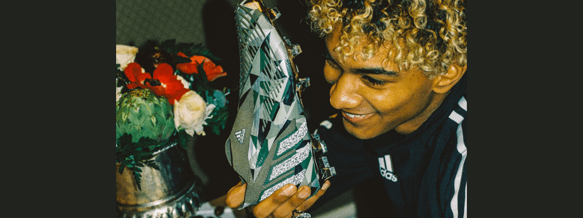 Swarovski e Adidas criam colab limitada de luxo 