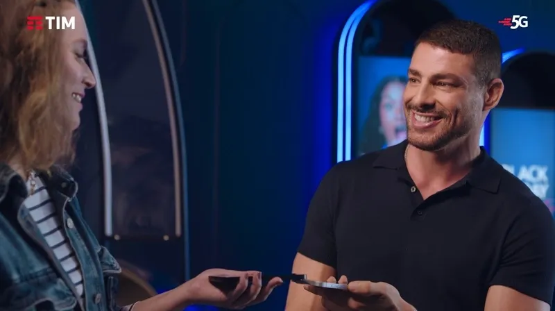 TIM lança Black Friday “indecente” com Cauã Reymond e descontos de até 80%