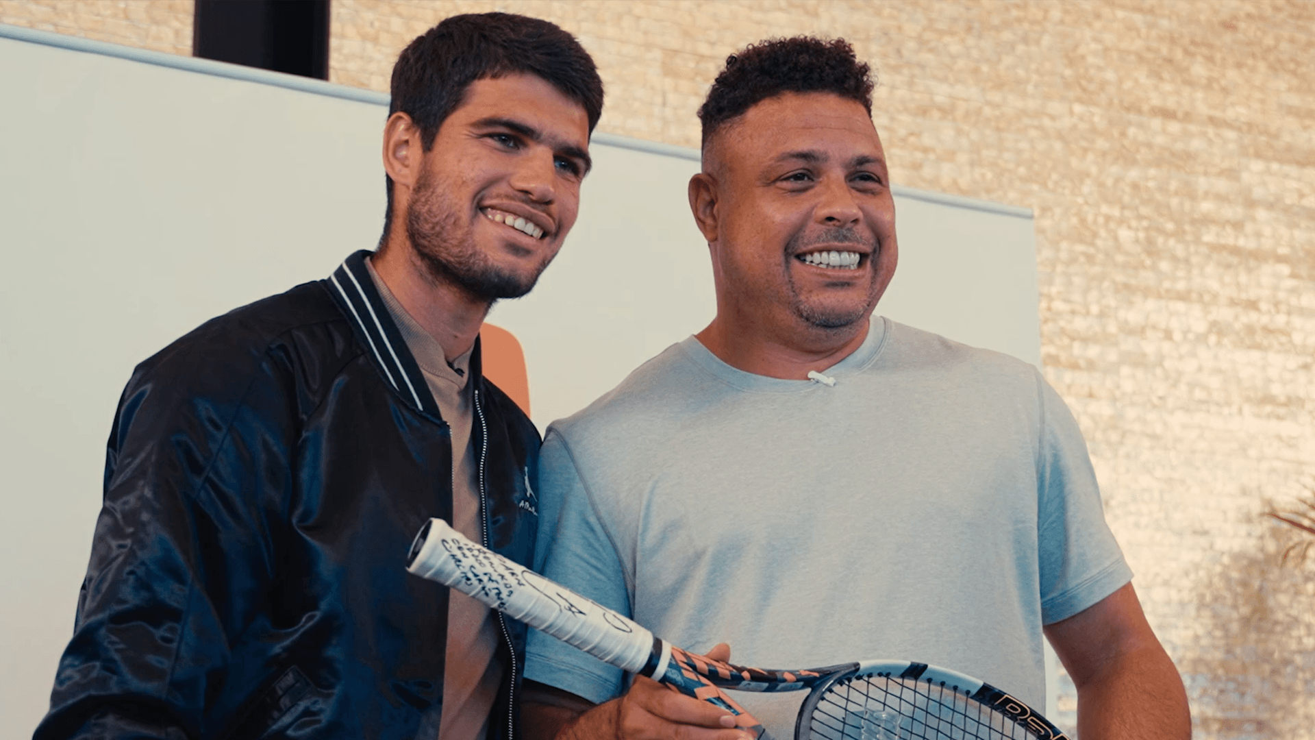 Novo projeto do Itaú Unibanco promove encontro entre Ronaldo e Alcaraz, fenômenos do esporte