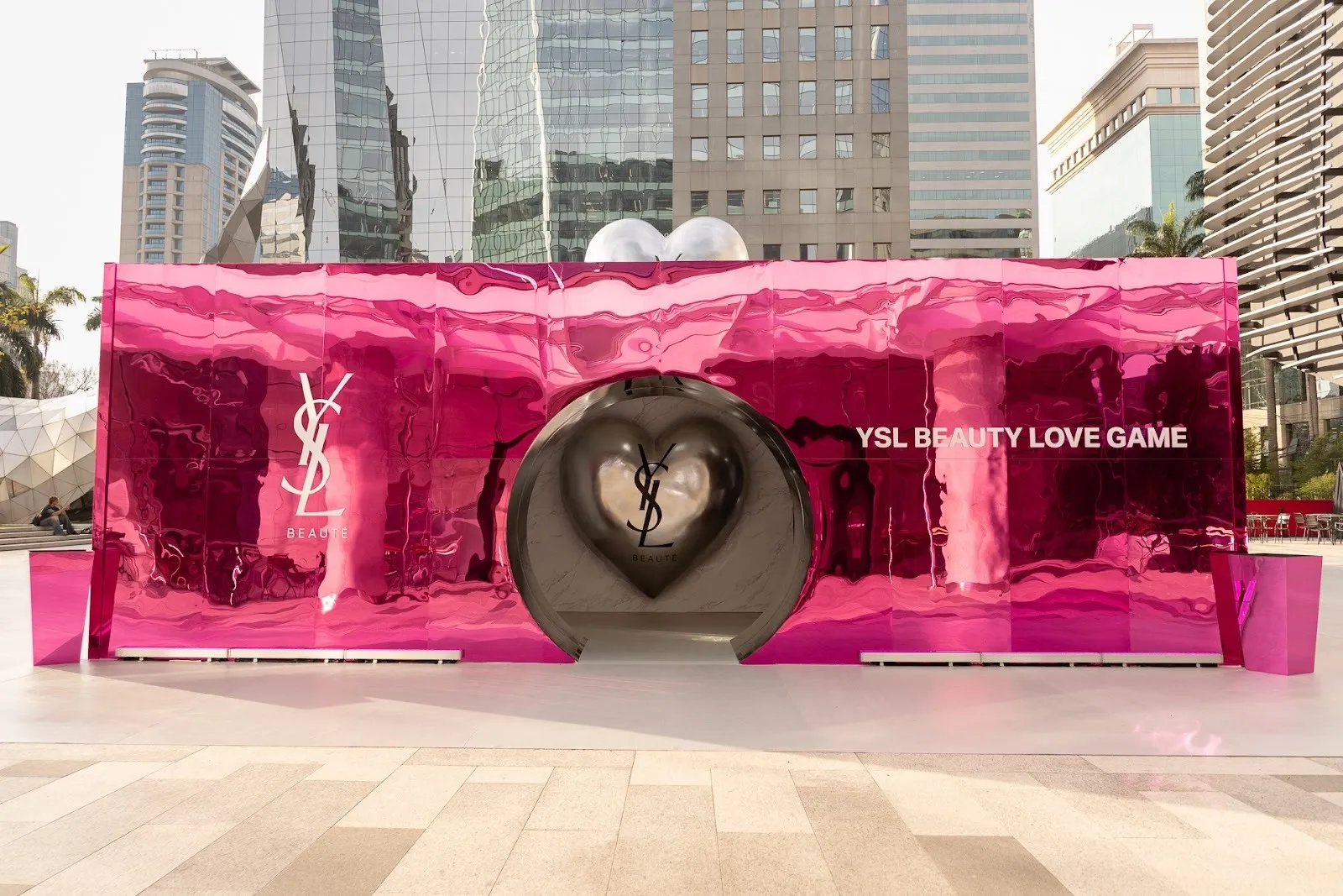 YSL Beauty traz a São Paulo experiência imersiva e gamificada de maquiagem
