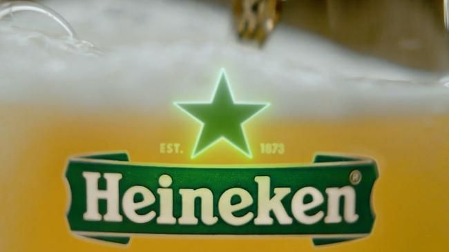 Heineken-lanca-nova-campanha-e-muda-a-cor-de-sua-estrela-1.jpg