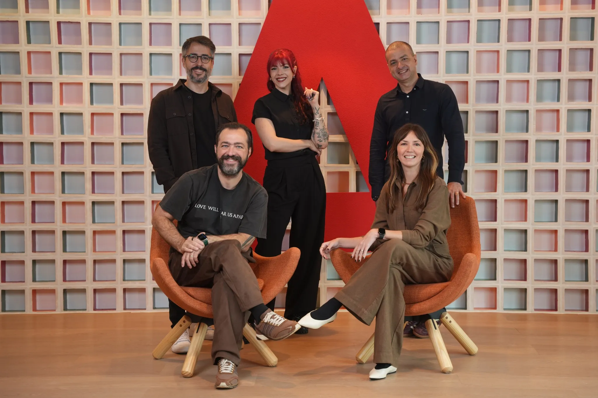 dentsu amplia parceria com Adobe e cria operação dedicada no Brasil