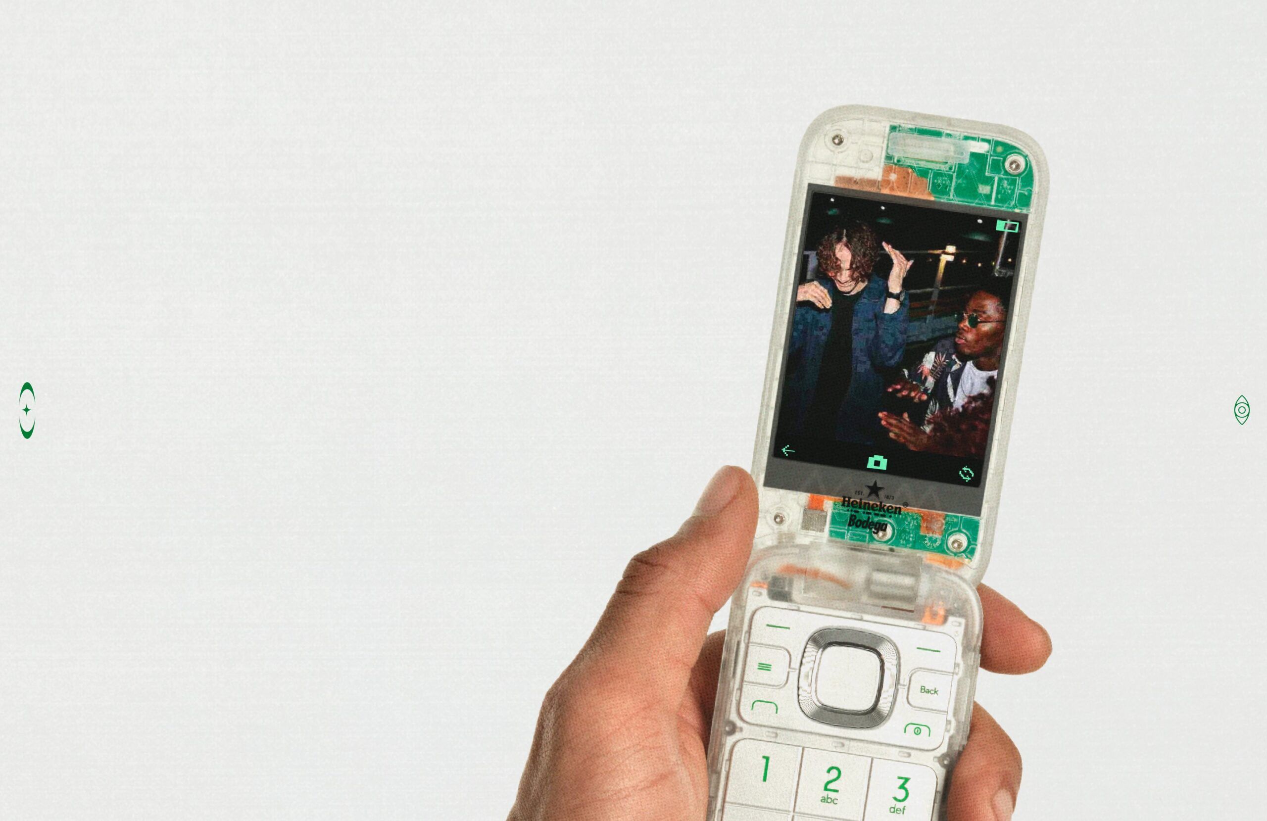 Heineken lança no Brasil telefone do tédio