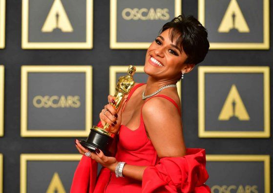 ariana-de-bose-oscar-559x395.jpg