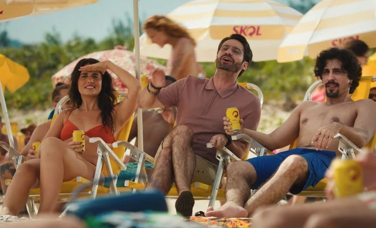 Skol critica “cerveja amarga” em nova campanha