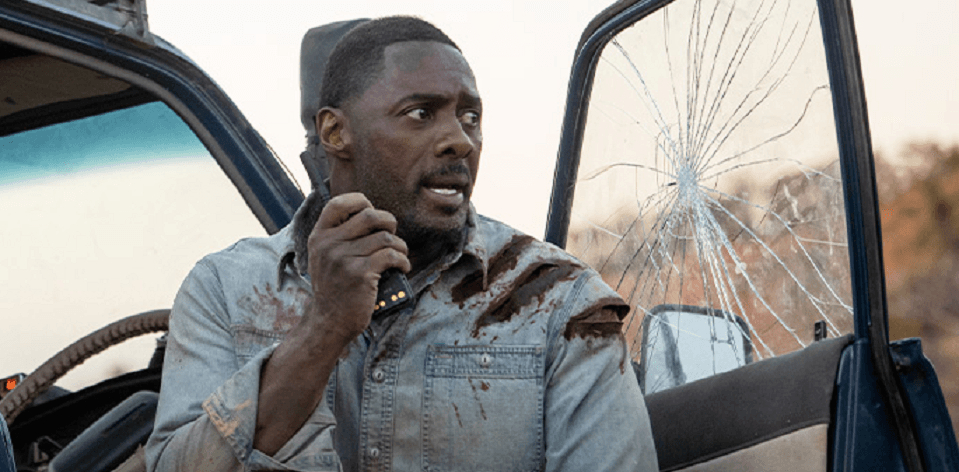 Idris Elba contra um leão em A Fera