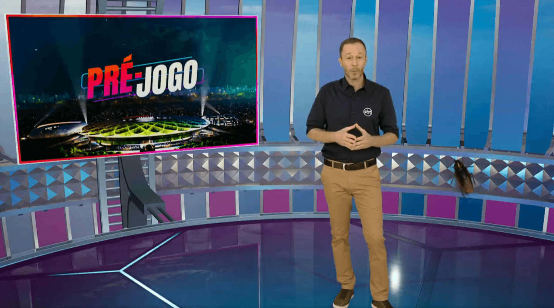 Barata invade programa de Leifert em ação da Baygon no SBT