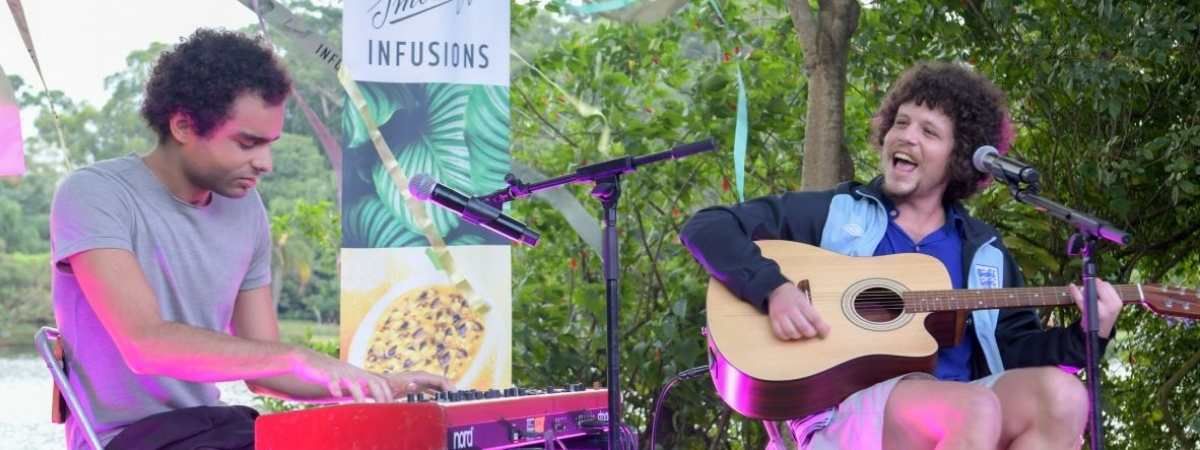 Smirnoff Infusions promove série #InfusionsSUNSET, com intervenções urbanas