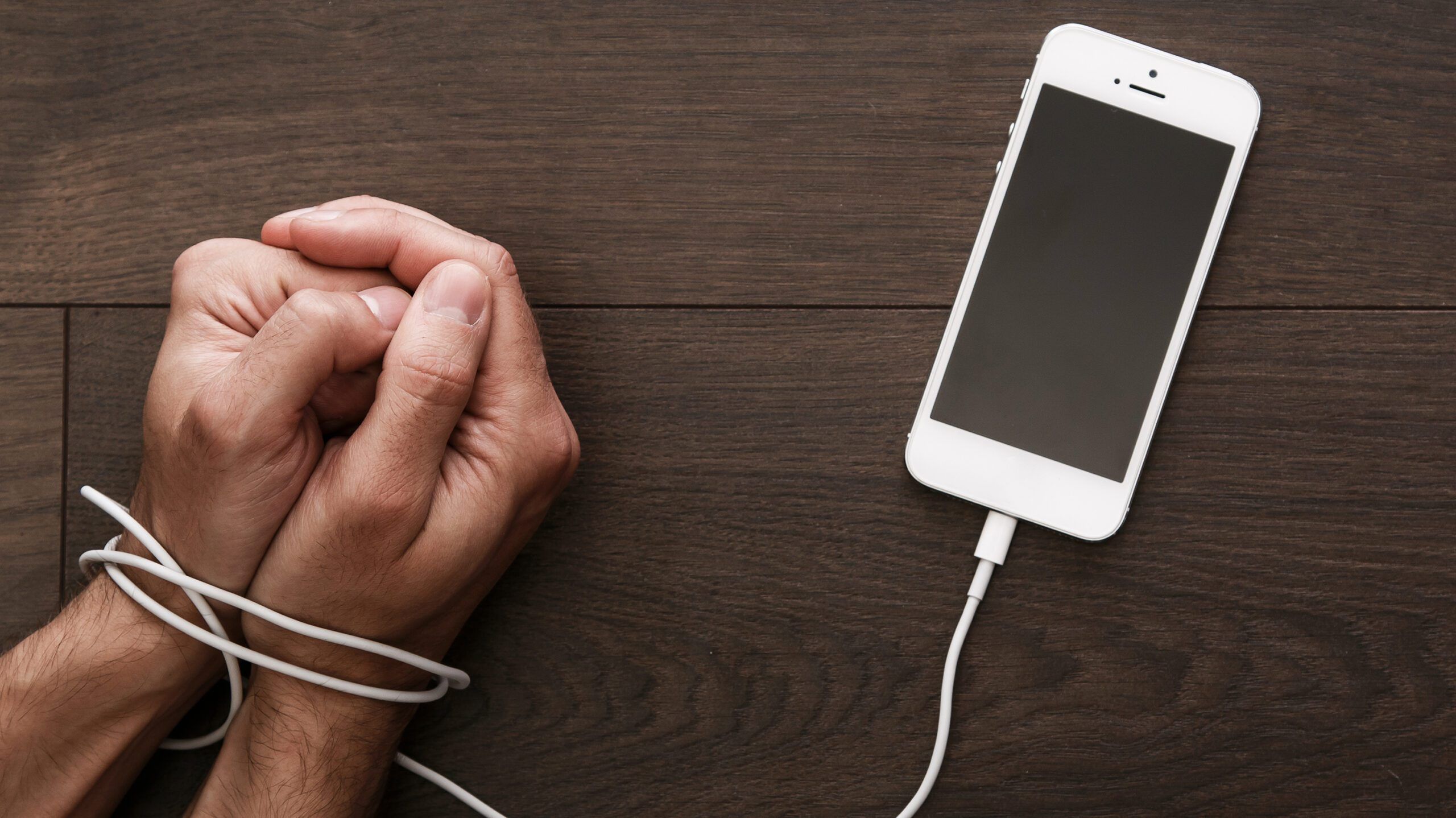 87% dos brasileiros se consideram dependentes de smartphones