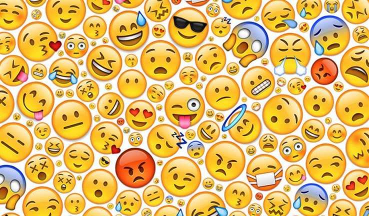 Burger King apresenta modelos de emoji de pelúcia e jogos de realidade aumentada para o King JR