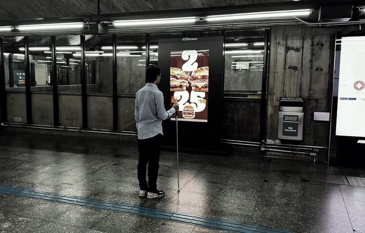 JCDecaux faz OOH para pessoas com deficiência visual