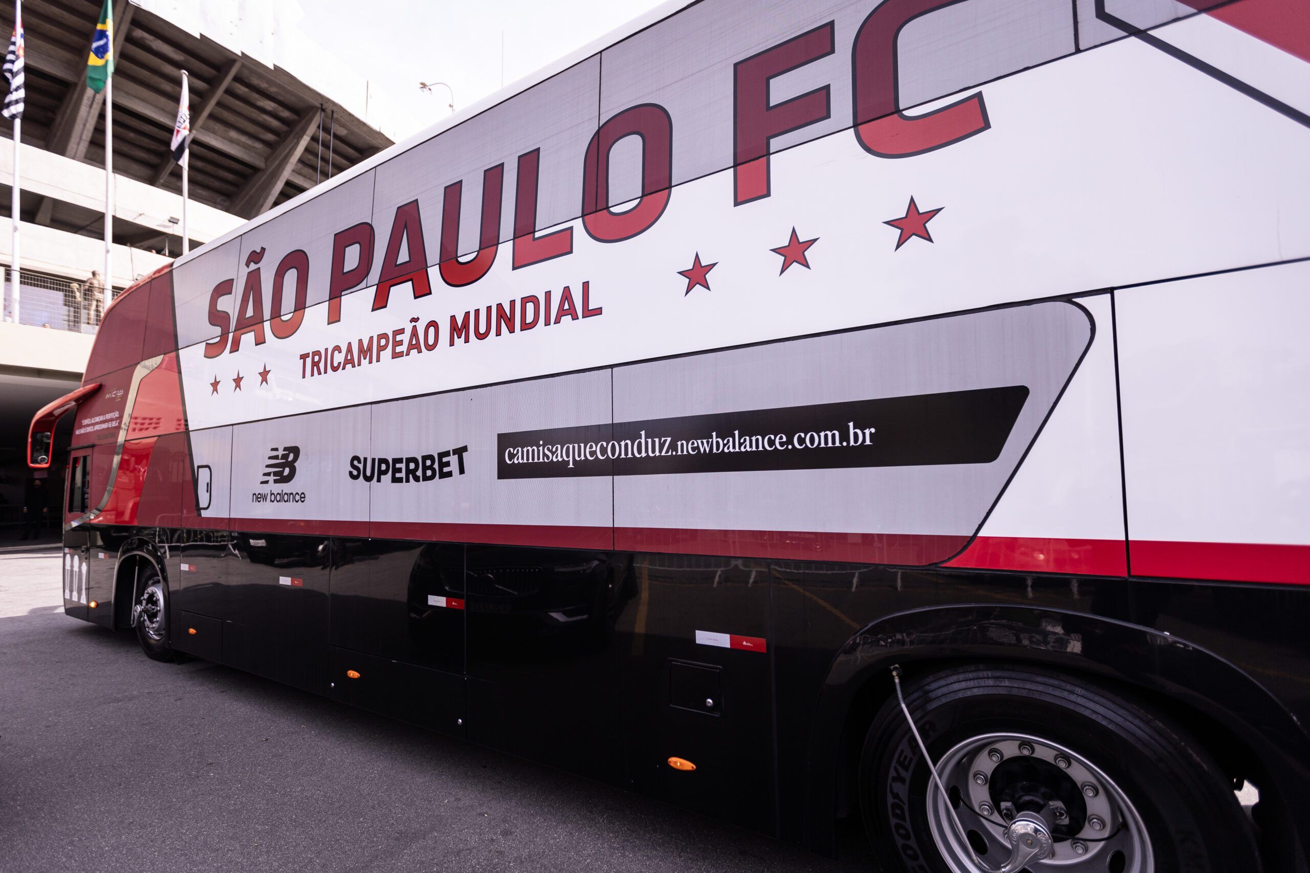 New Balance e SPFC ativam terceira camisa