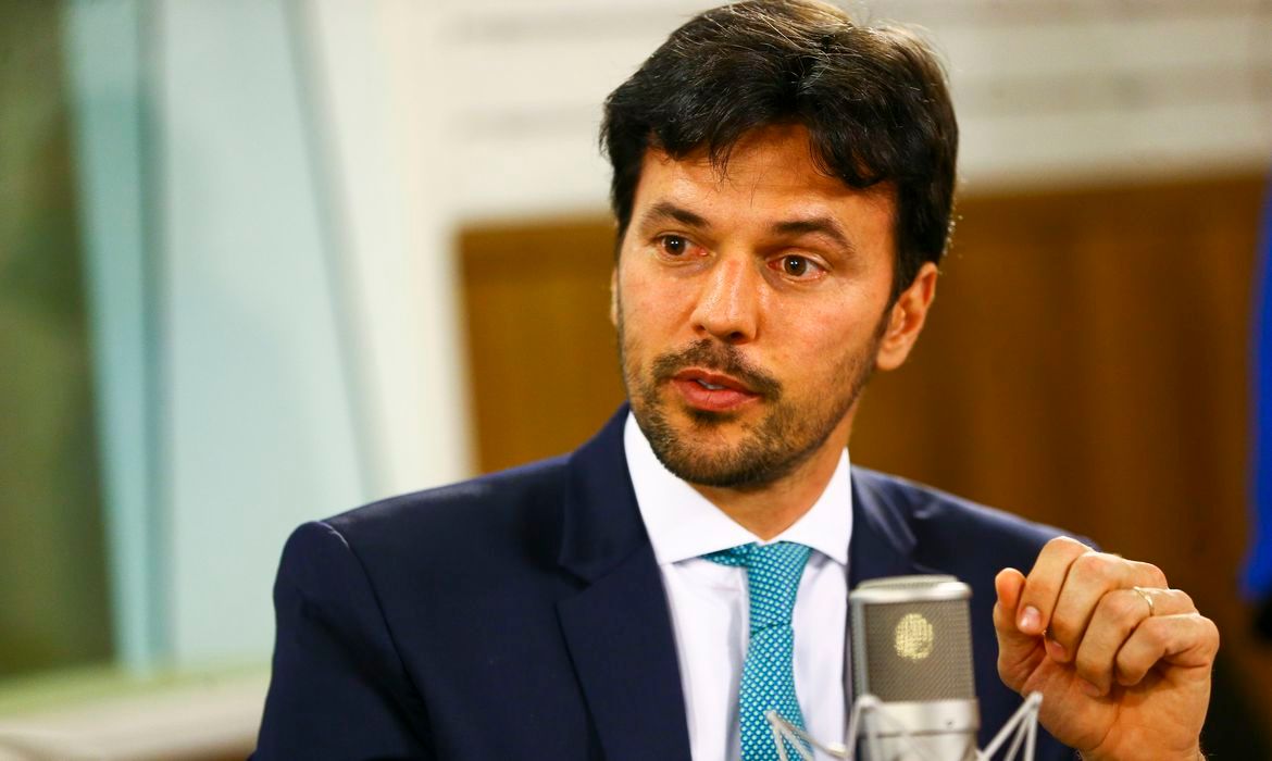Ministro Fábio Faria faz mudanças em cargos de estatal de comunicação