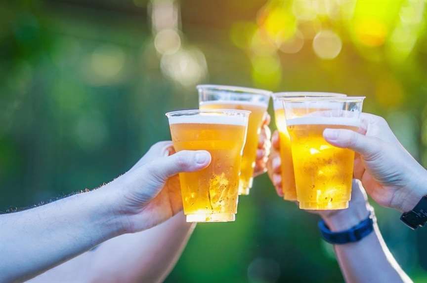 Skol lança latas inspiradas em gírias das redes sociais