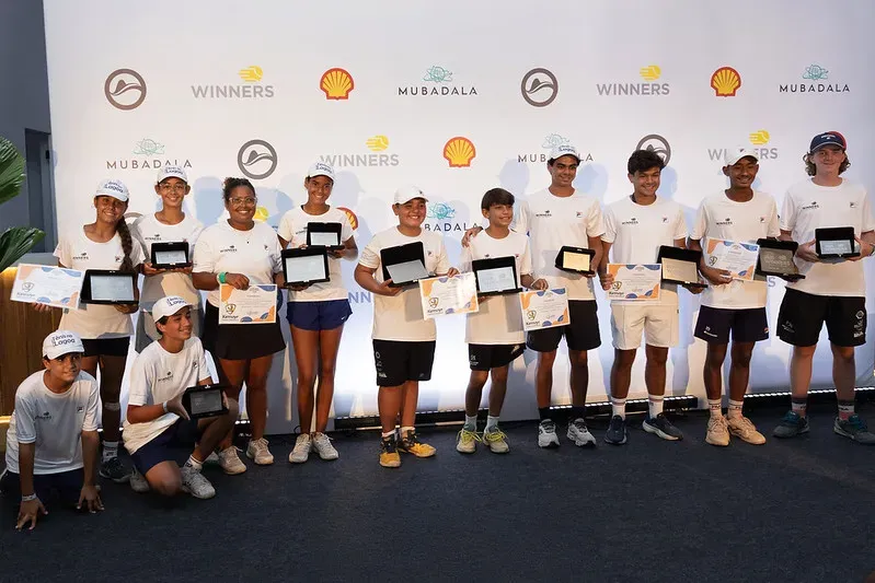 Jovens campeões do Torneio Winners do Rio Open 2025 participam de clínica no CT Kirmayr em Serra Negra
