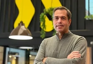 Na era da desconfiança, o Out of Home se consolida como meio de validação para as marcas