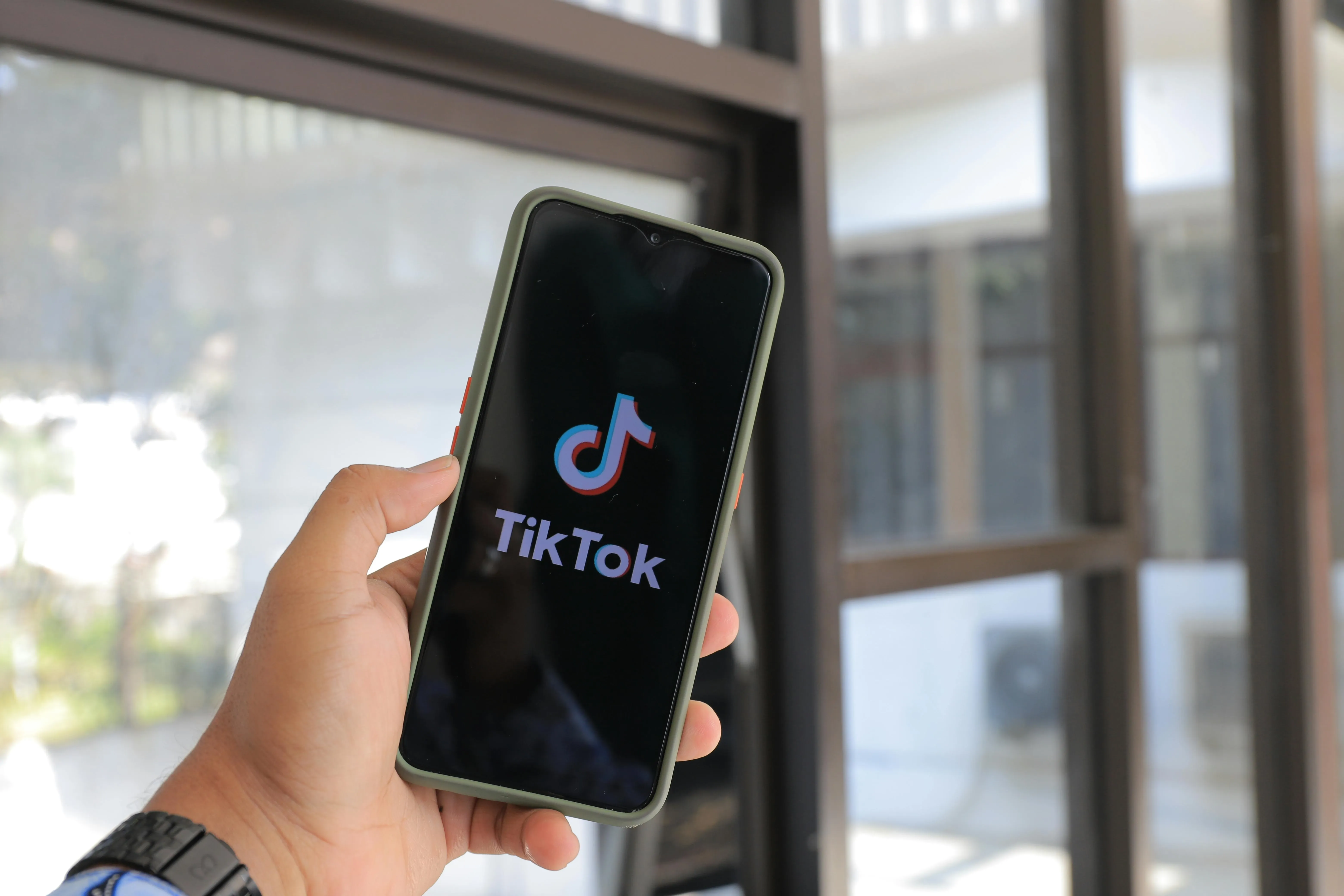 TikTok estabelece operação independente nos Estados Unidos após acordo com investidores