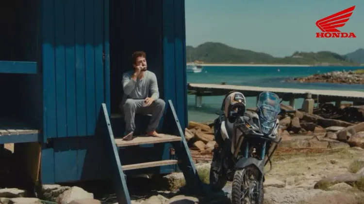 Honda Motos revive o espírito dos anos 90 ao som de Guns n’ Roses