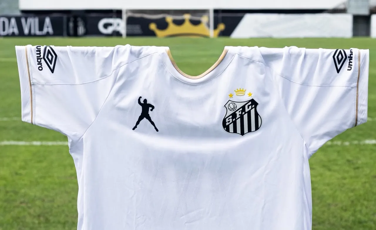 Santos, Umbro e Pelé Brand lançam coleção limitada inspirada no legado de Pelé
