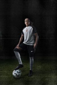 Andressa-Alves-Low-200x300.jpg