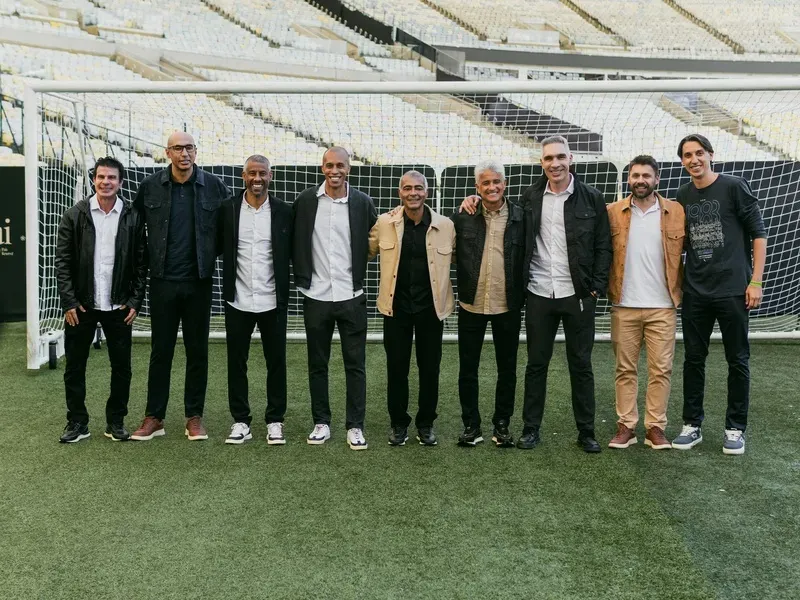  Bebeto e Romário marcam presença em evento exclusivo no Maracanã