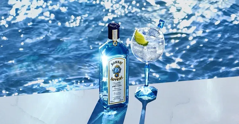 Bombay Sapphire lança no Brasil campanha “A Caminho do Azul” e reposiciona marca como estilo de vida