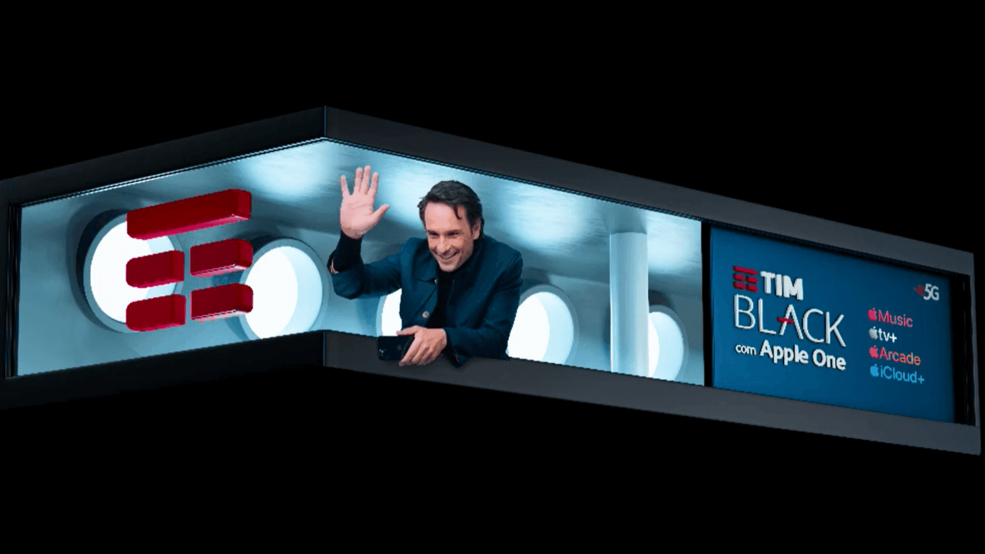 Com Rodrigo Santoro, campanha 3D da TIM é destaque no Aeroporto de Guarulhos