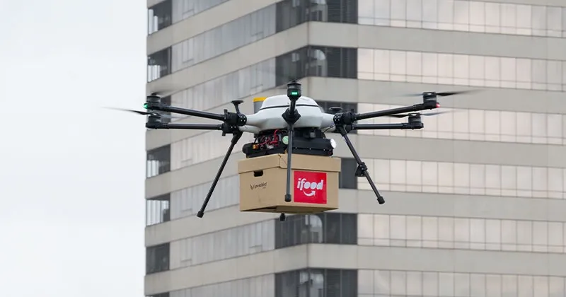 iFood inaugura rota inédita de entrega por drone e operação multimodal em Alphaville (SP)