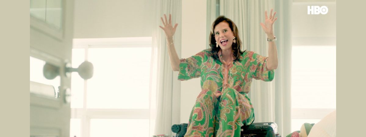 Narcisa conta perrengues em viagens de luxo para promover série da HBO