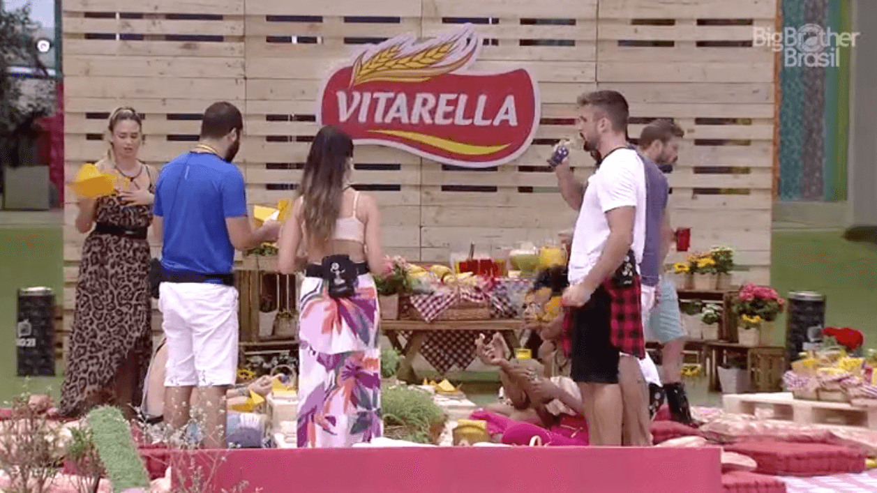 Vitarella promove dinâmica com os Brothers do BBB21