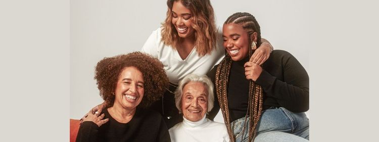 Ashua celebra a beleza de ser mãe e as múltiplas formas de exercer a maternidade