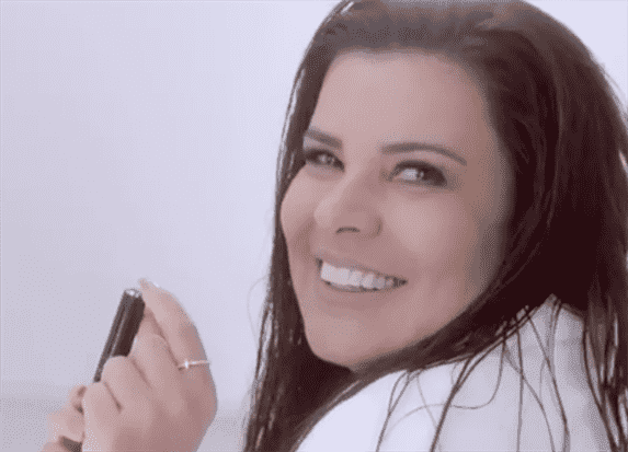 Mara Maravilha aparece de surpresa na campanha da Eudora