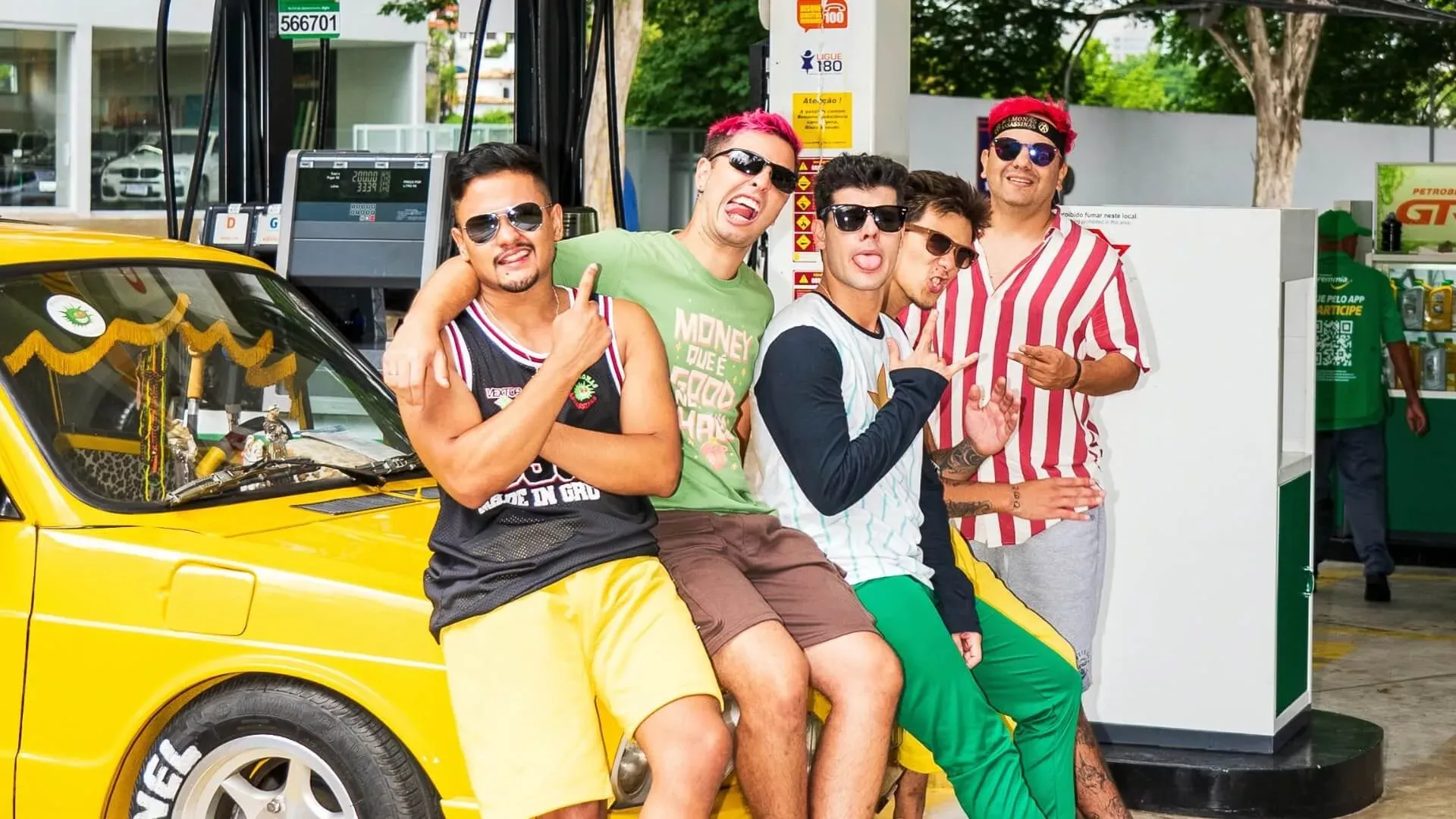 Postos Petrobras lançam campanha de verão inspirada em hit dos Mamonas Assassinas