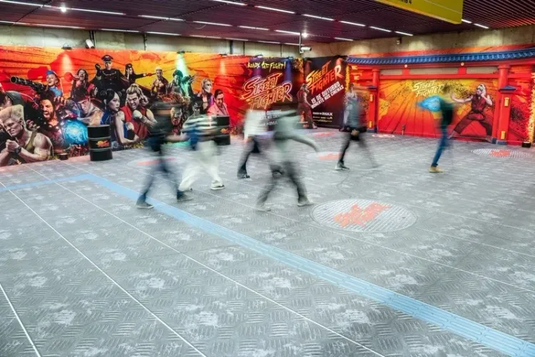 Street Fighter transforma estação de metrô de São Paulo em experiência imersiva
