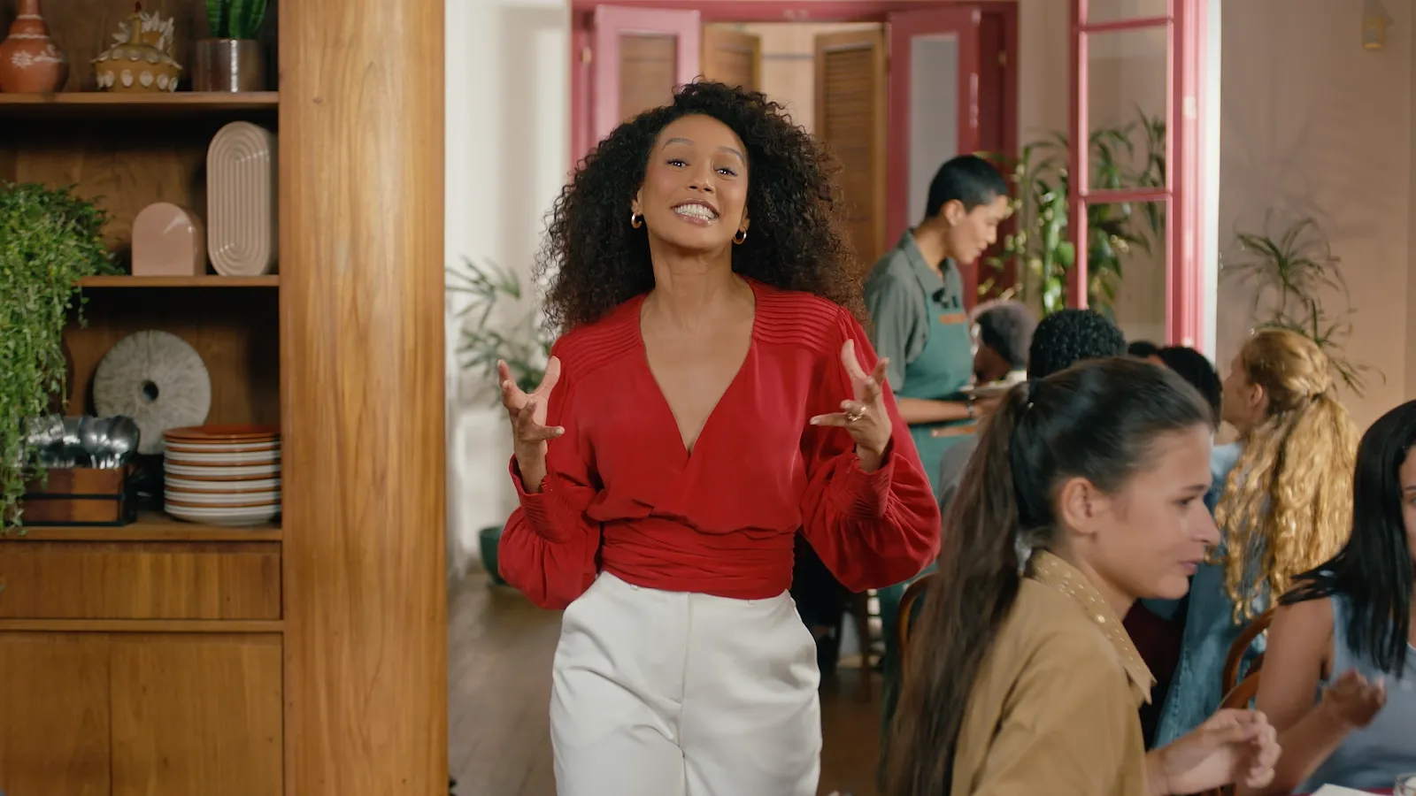 iFood leva restaurante de novela à vida real com Taís Araújo e empreendedora baiana