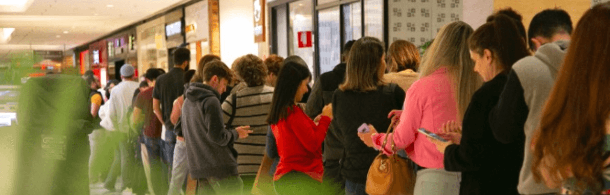Campanha misteriosa faz fila no maior shopping de SP