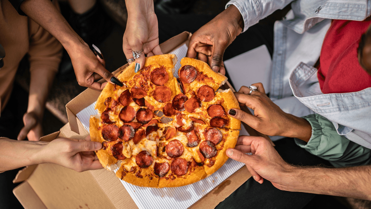 Com promoção especial, OKX e Paul’s Boutique Pizza celebram Bitcoin Pizza Day