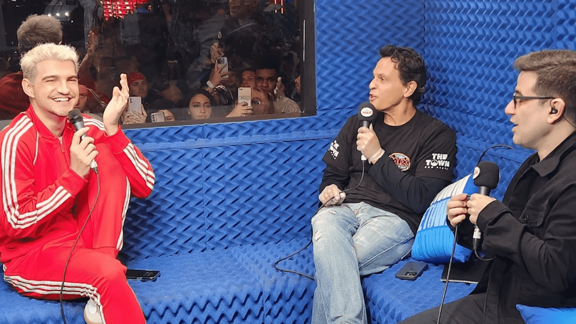 Rádio Mix brilha no The Town com transmissão épica e live de Jão