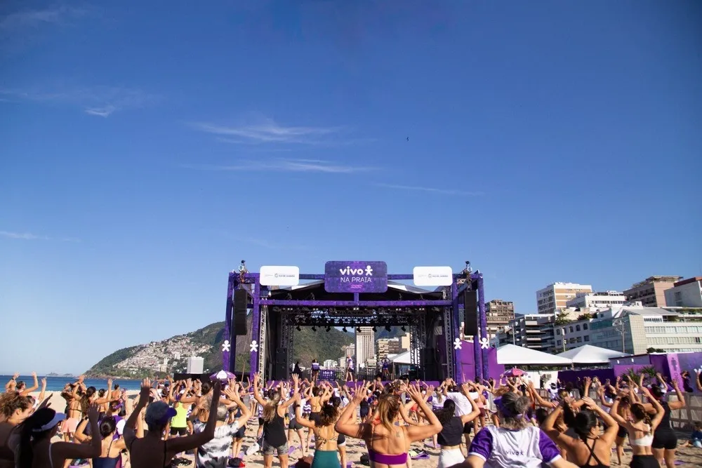 Vivo na Praia volta a Niterói com shows de Maria Gadú e Maneva e programação gratuita para toda a família