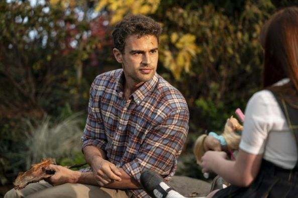 theo-james-1-593x395.jpg