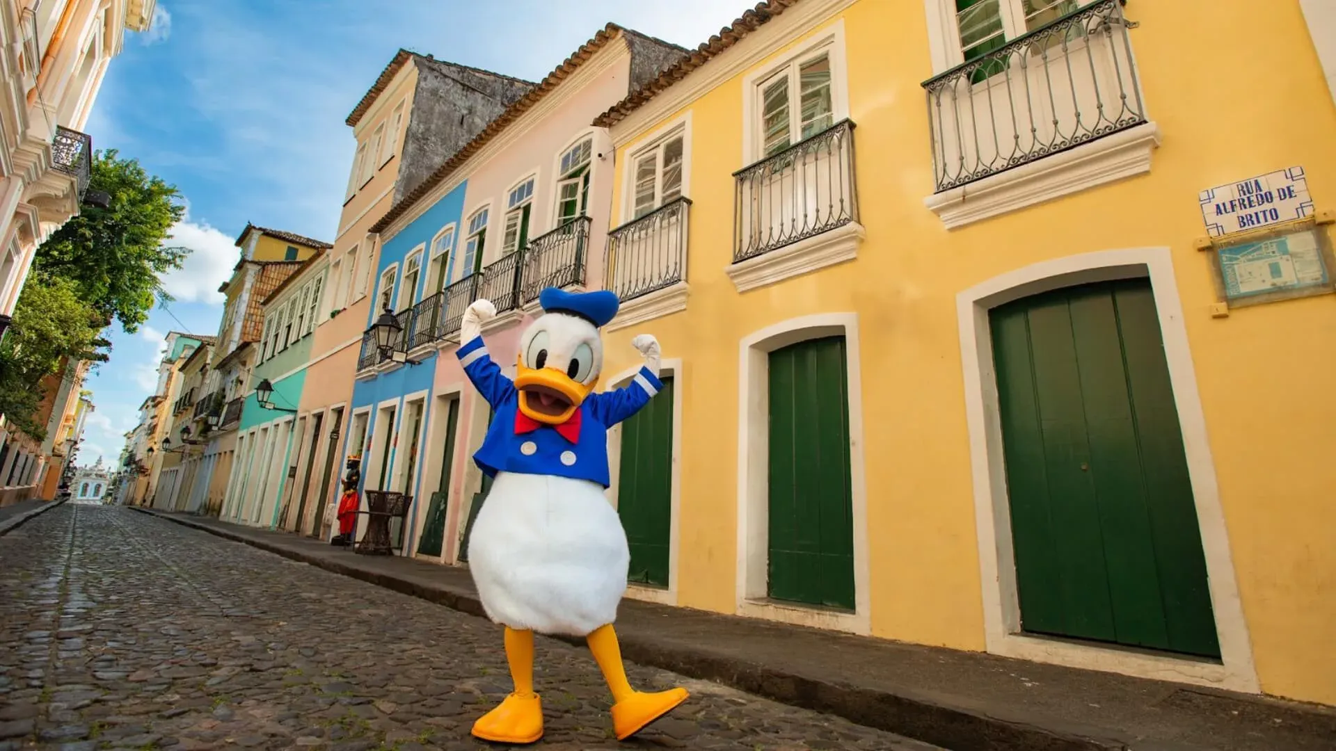 Disney comemora os 90 anos do Donald pelo mundo