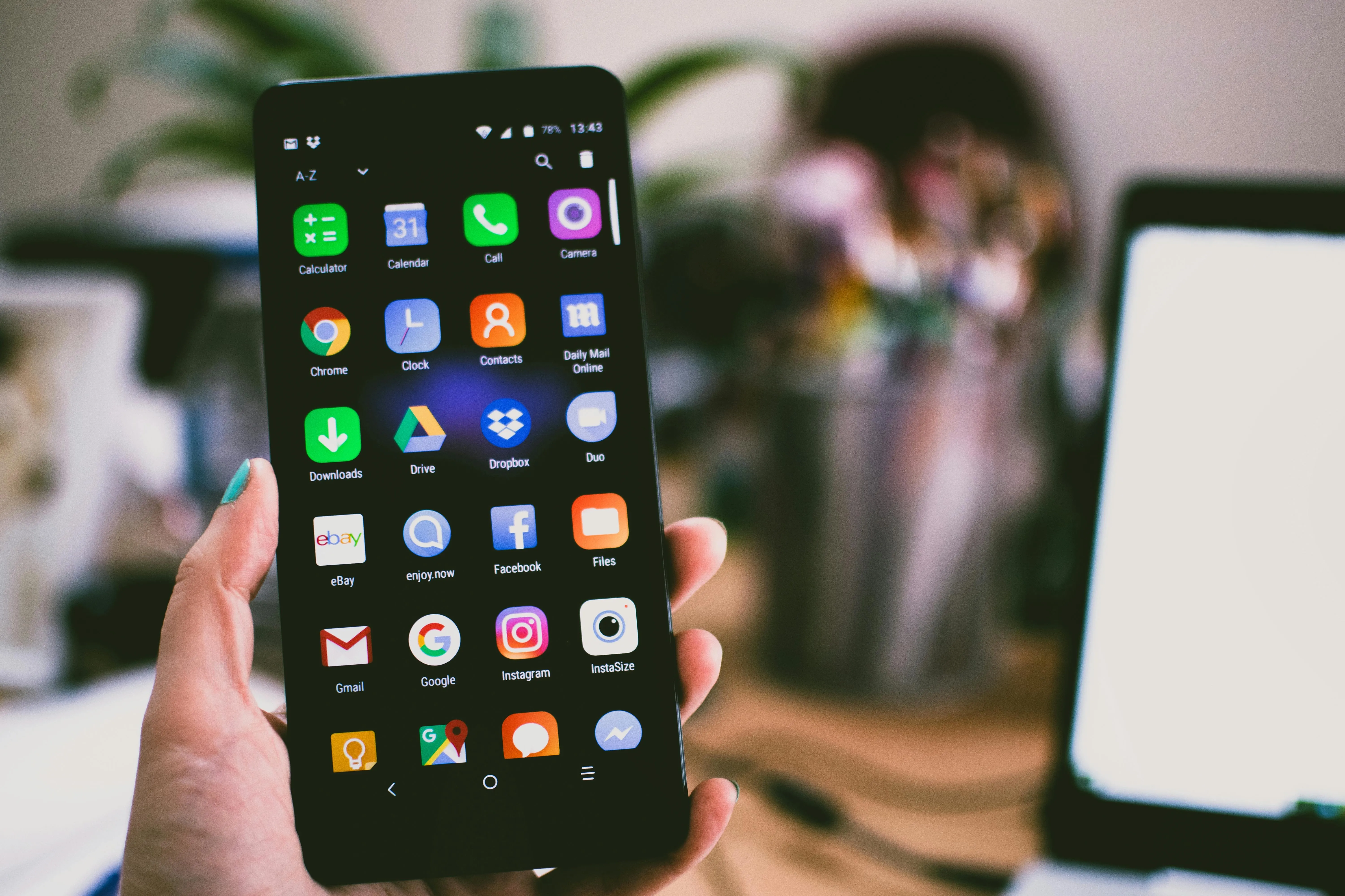 Consumo de Tecnologia: Um Terço dos Brasileiros Planeja Comprar Smartphone na Black Friday