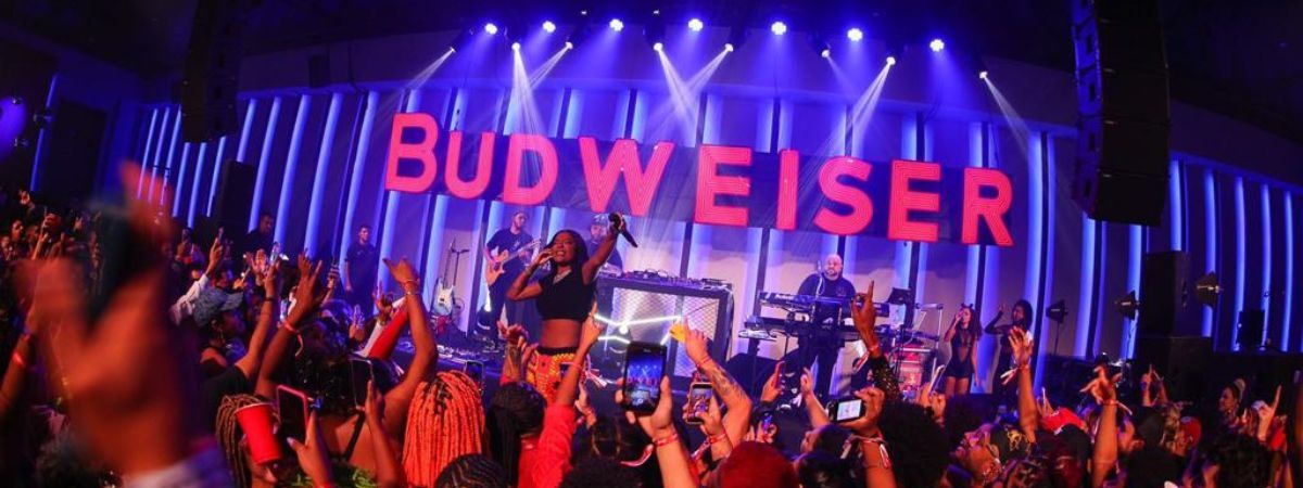 Budweiser leva Ludmilla para o AFROPUNK pela primeira vez