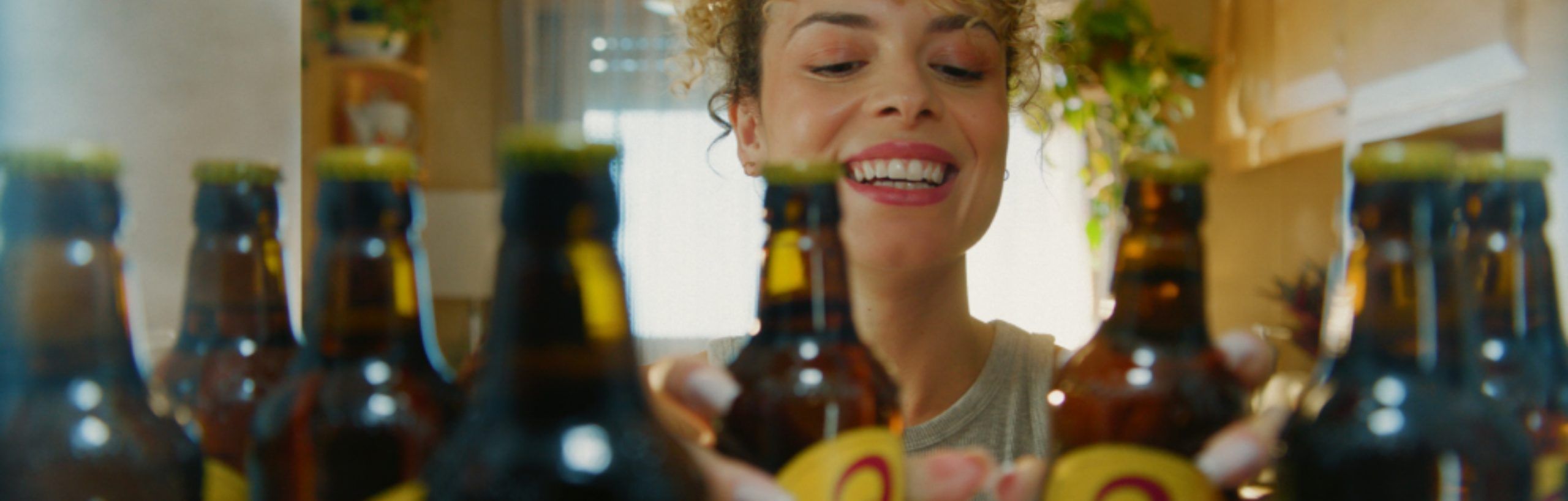 Nova campanha de Skol mostra ‘Cara da Leveza’