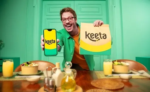 Keeta escala Fábio Porchat em campanha integrada para posicionar delivery na rotina dos brasileiros