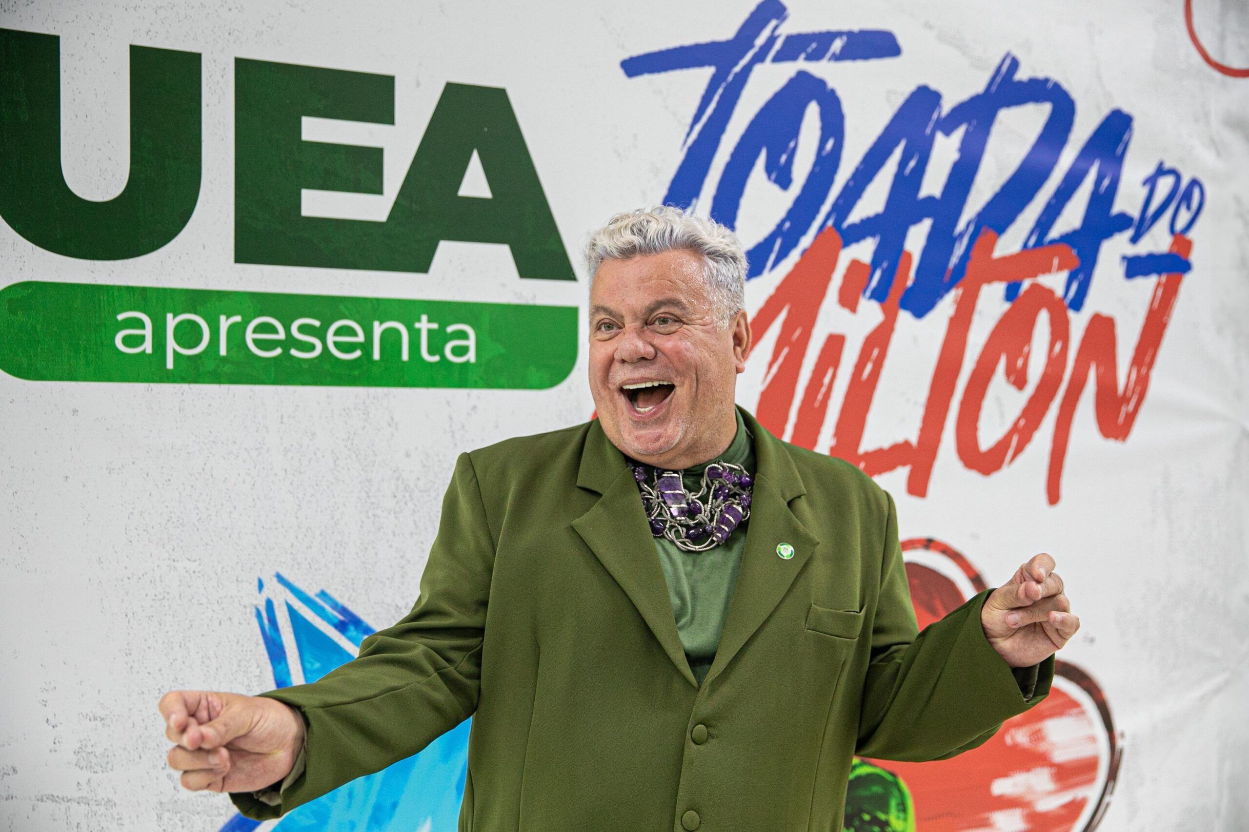Milton Cunha estreia programa no Festival de Parintins 2025