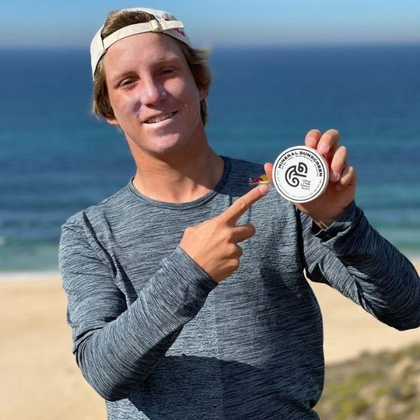 Lucas-Fink-do-skimboard-e-o-novo-embaixador-e-socio-da-Chameleon-Sun-2.jpg