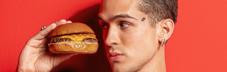 Com collabs, No Name Burguer chega ao mercado