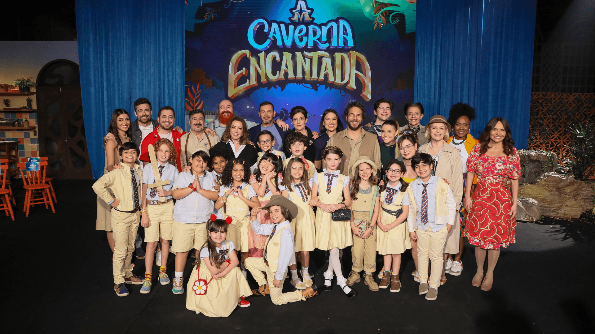 SBT apresenta a novela ‘A Caverna Encantada’ em coletiva repleta de novidades
