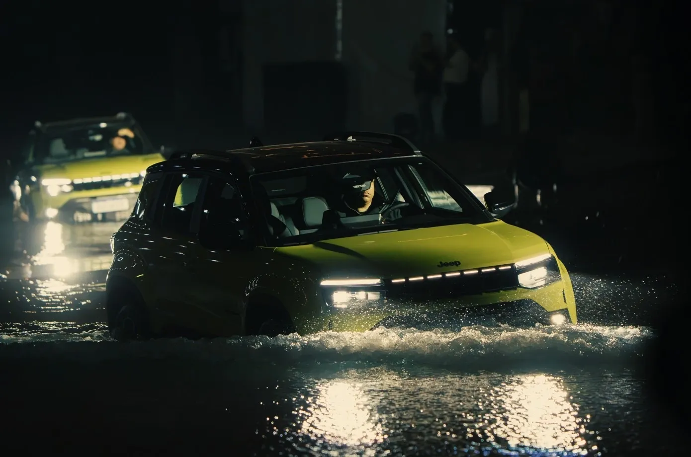 Jeep Avenger surge sobre as águas em ação de lançamento assinada pela TV1 Live